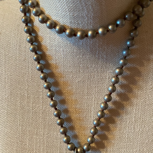Art by Amy silver faux navajo pearls with silver drip and hot pink stone heart - Picture 3 of 4